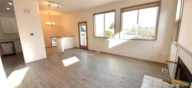 $3,300 | 5501 Wilson Avenue South, Seattle, WA 98118