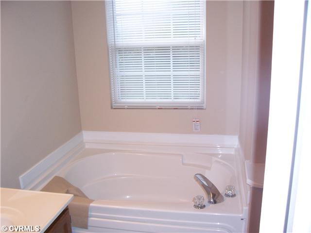 1515 Trailing Ridge Road Henrico, VA 23231 - Photo 10 of 13 Master Bath
