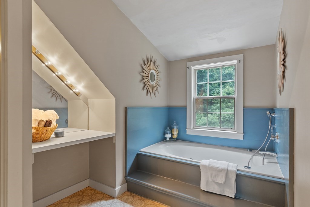 401 Harvard Road Bolton, MA 01740 - Photo 20 of 36