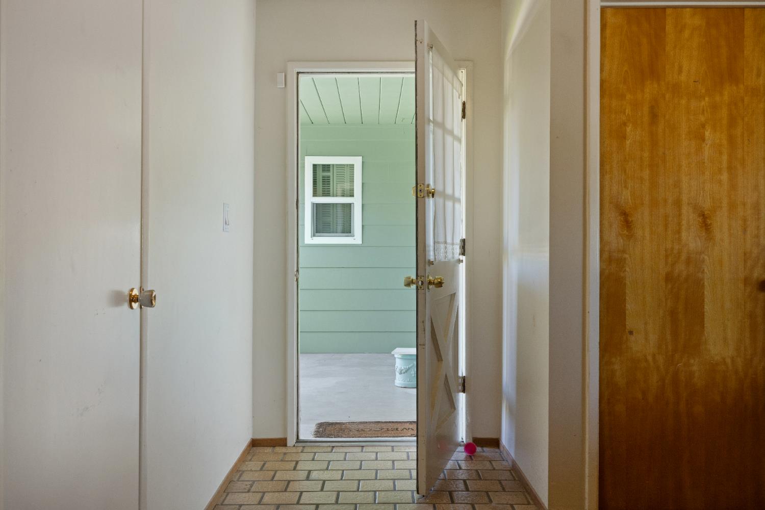 2701 Sheffield Lane Modesto, CA 95350 - Photo 4 of 31