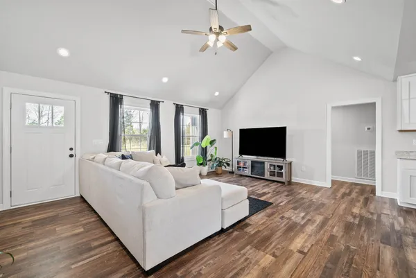 $275,000 | 352 Scott Road, Sharon Grove, KY 42280