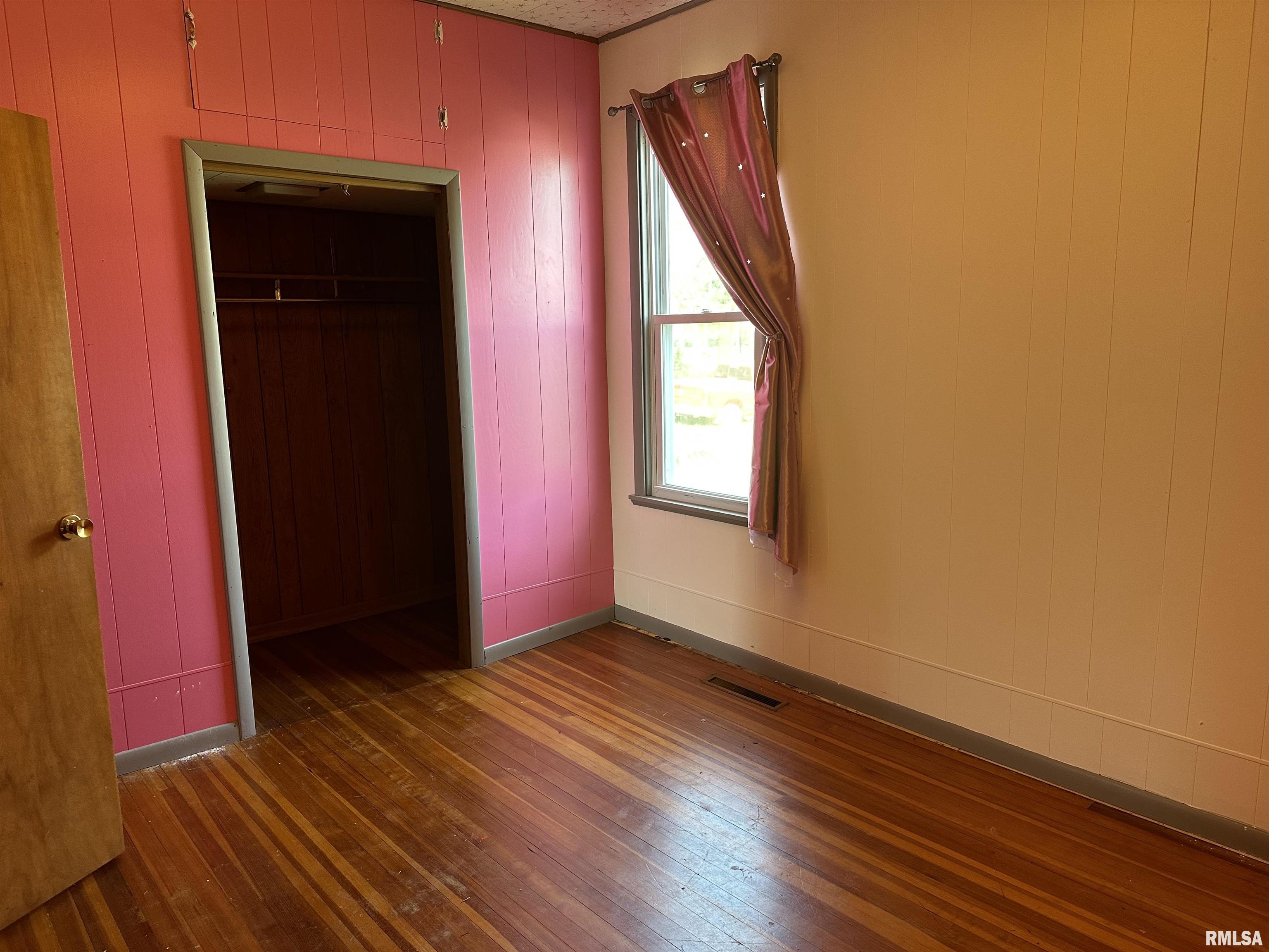 404 Congress Street Golden, IL 62339 - Photo 5 of 9 Gallery Image 5