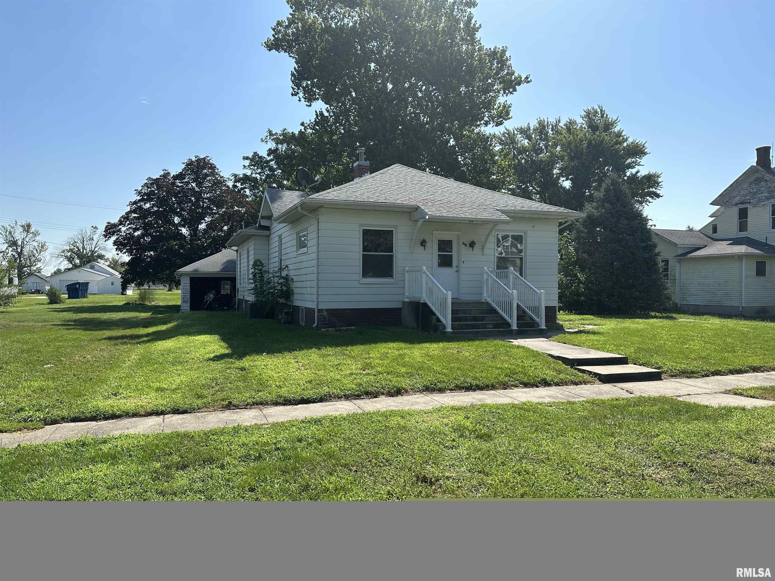 404 Congress Street Golden, IL 62339 - Photo 6 of 9 Gallery Image 6