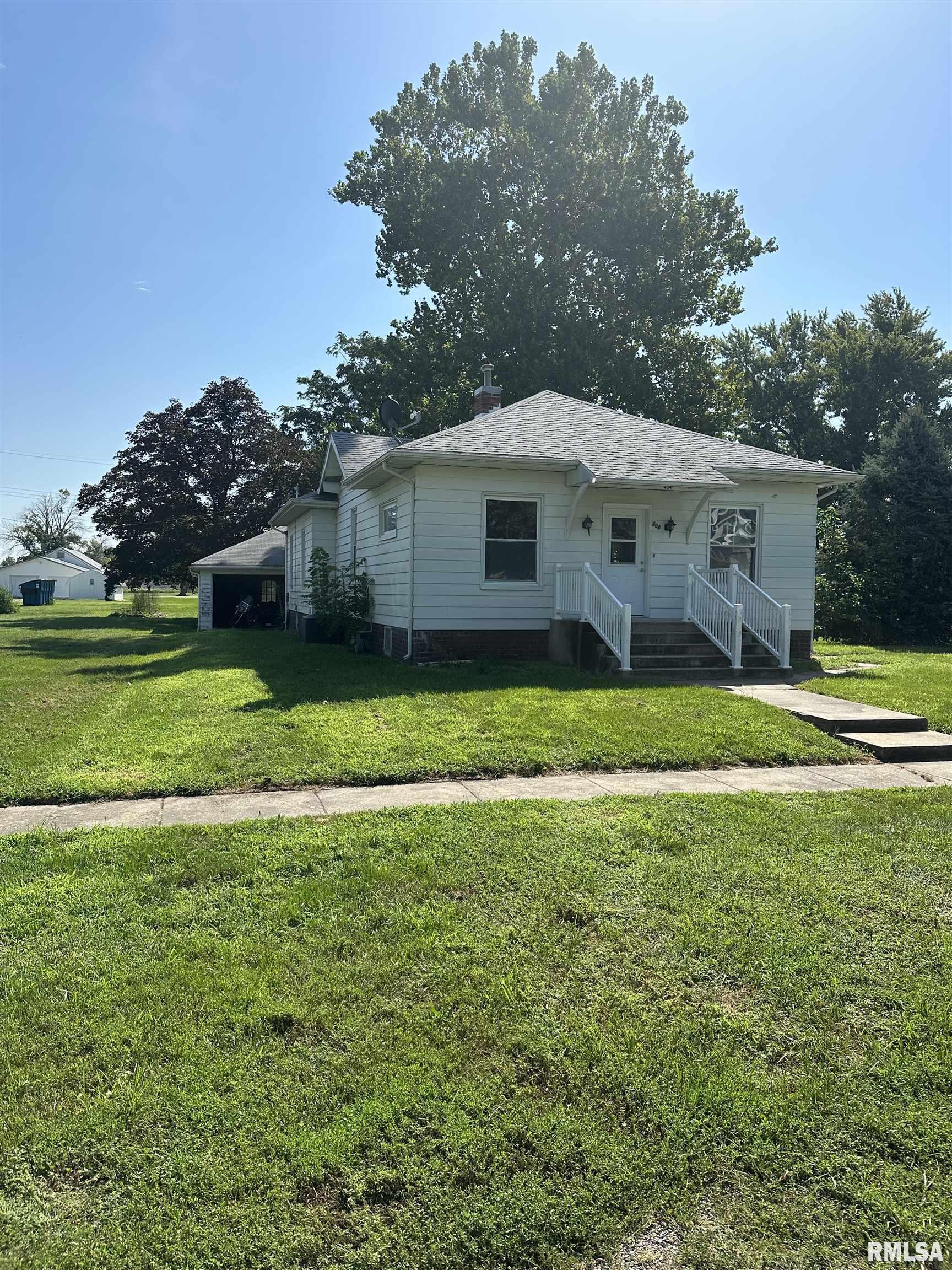 404 Congress Street Golden, IL 62339 - Photo 7 of 9 Gallery Image 7