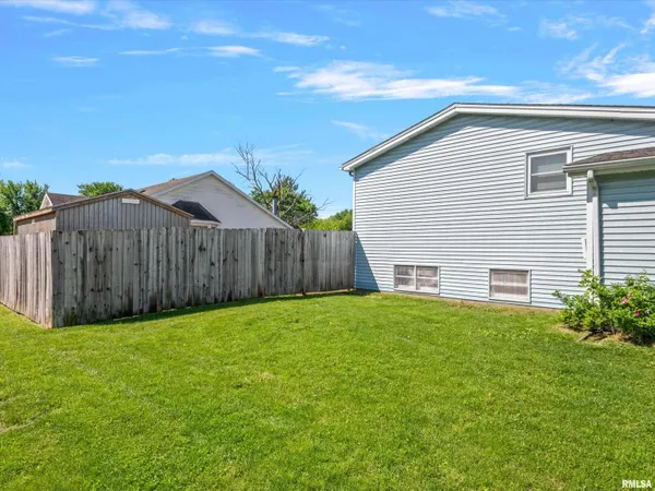 $249,900 | 2712 Mead Drive, Springfield, IL 62707