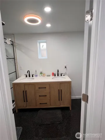 $1,950 | 4035 37th Avenue South, Seattle, WA 98118