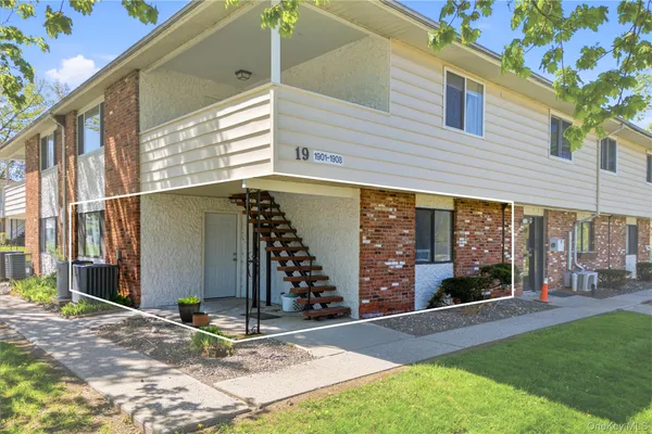 $167,900 | 1901 Cortland Drive, Unit 19A, Newburgh, NY 12550