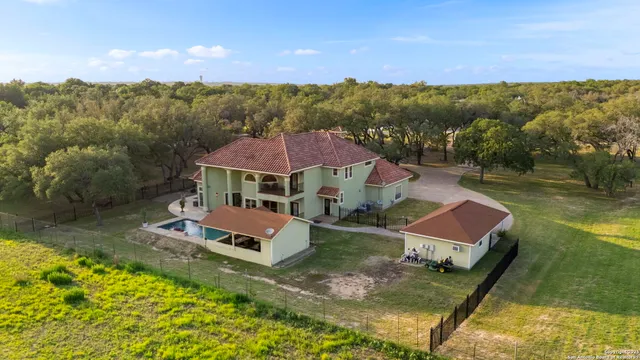 a picture of a wall with a white wall and a white wall