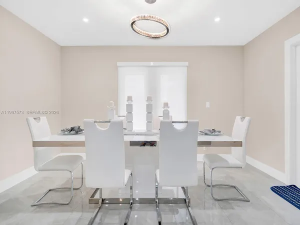 $1,750,000 | 621 East Tropical Way, Plantation, FL 33317