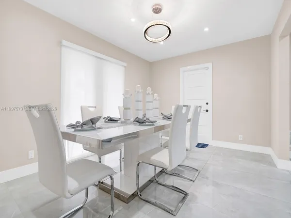 $1,750,000 | 621 East Tropical Way, Plantation, FL 33317