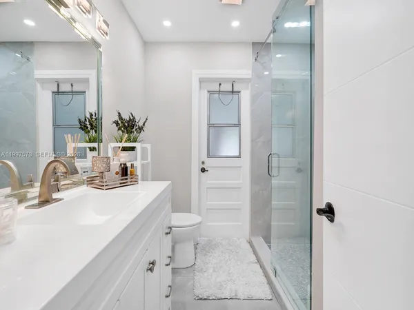 $1,750,000 | 621 East Tropical Way, Plantation, FL 33317