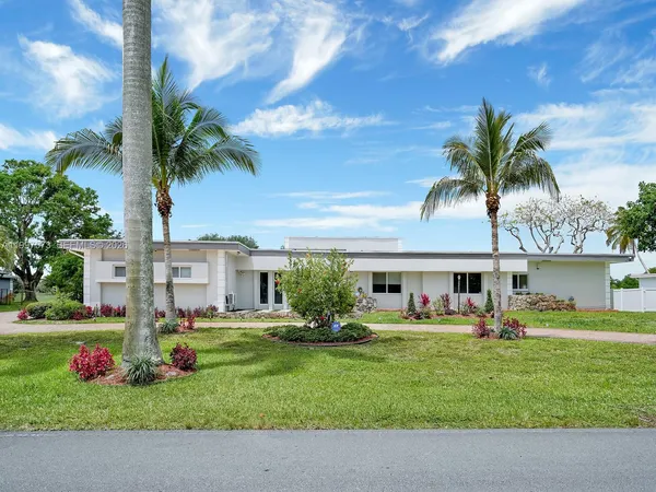 $1,750,000 | 621 East Tropical Way, Plantation, FL 33317
