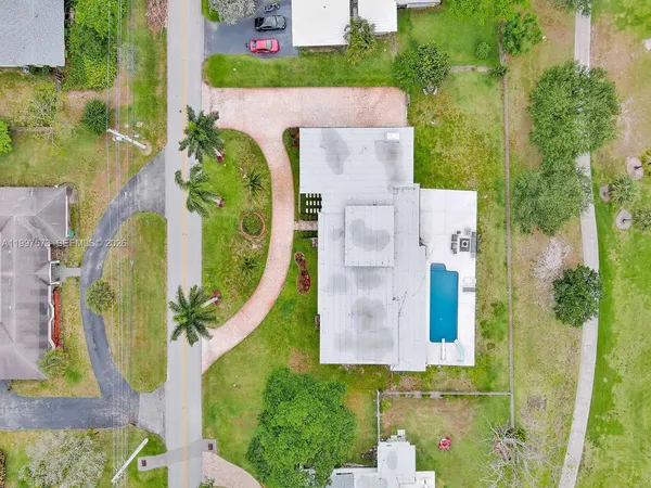 $1,750,000 | 621 East Tropical Way, Plantation, FL 33317