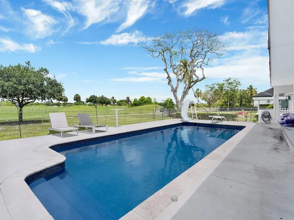 $1,750,000 | 621 East Tropical Way, Plantation, FL 33317