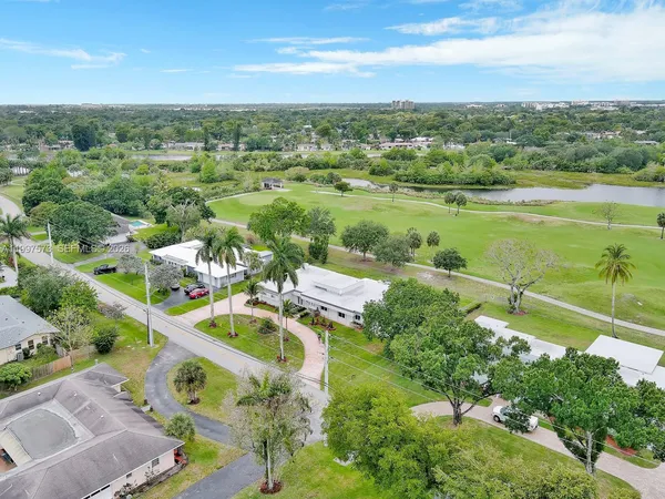 $1,750,000 | 621 East Tropical Way, Plantation, FL 33317