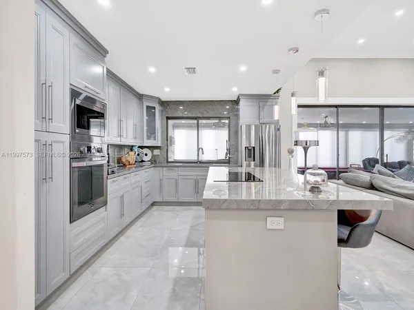 $1,750,000 | 621 East Tropical Way, Plantation, FL 33317