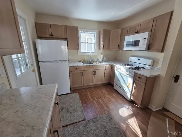 $1,950 | 210 North Midler Avenue, Syracuse, NY 13206