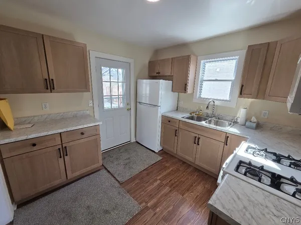 $1,950 | 210 North Midler Avenue, Syracuse, NY 13206