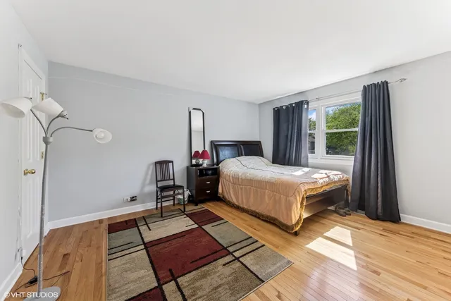 $570,000 | 121 South Parkside Avenue, Glen Ellyn, IL 60137