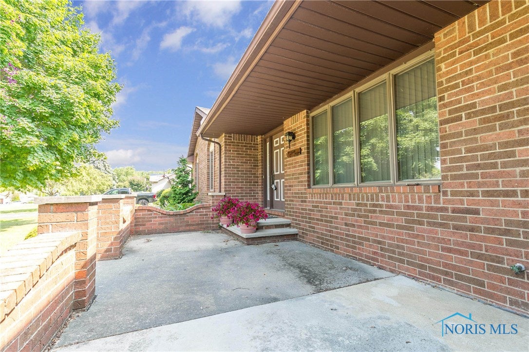 146 Taylor Road Oregon, OH 43616 - Photo 3 of 36 Gallery Image 3