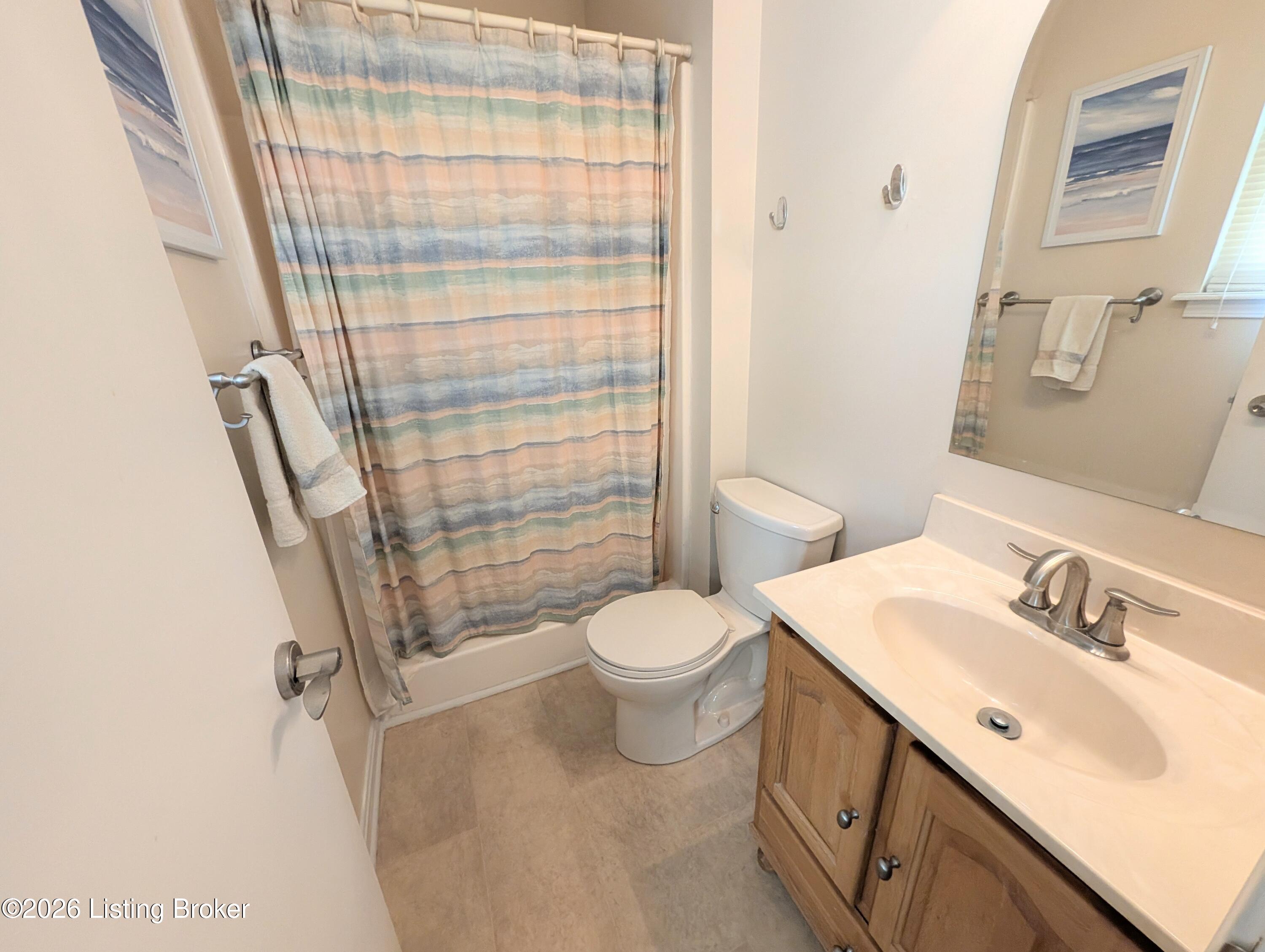 2003 Millgate Road Louisville, KY 40223 - Photo 21 of 28 Primary Bath