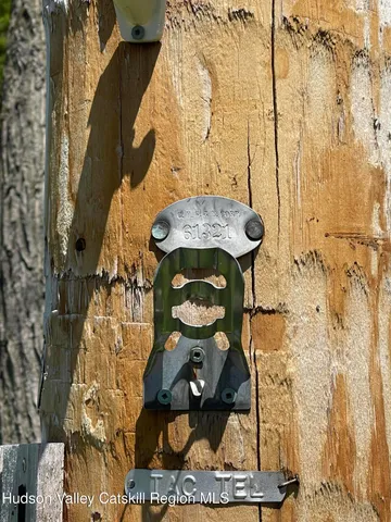 a picture of a bathroom