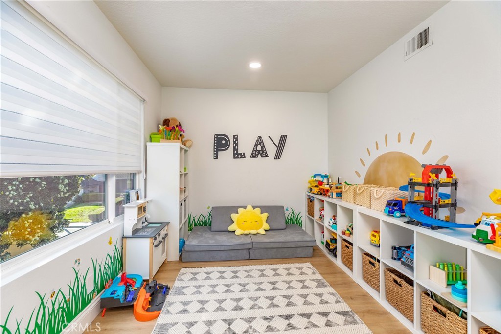 1117 Dennis Drive Costa Mesa, CA 92626 - Photo 32 of 44 an empty room with toys