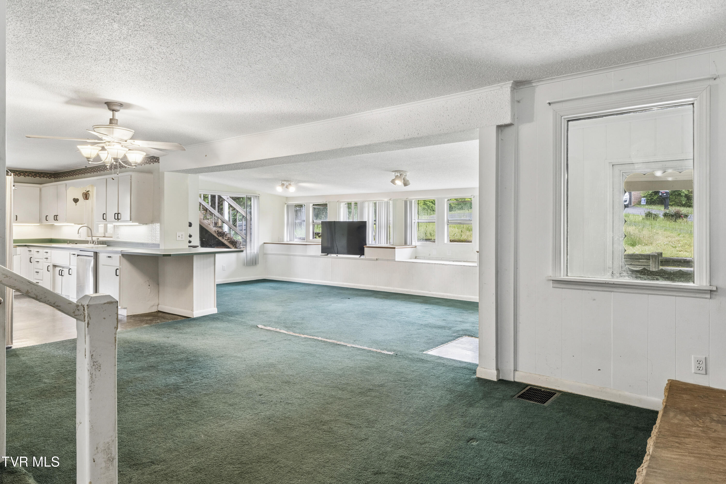 1104 Lebanon Road Kingsport, TN 37663 - Photo 7 of 108 7