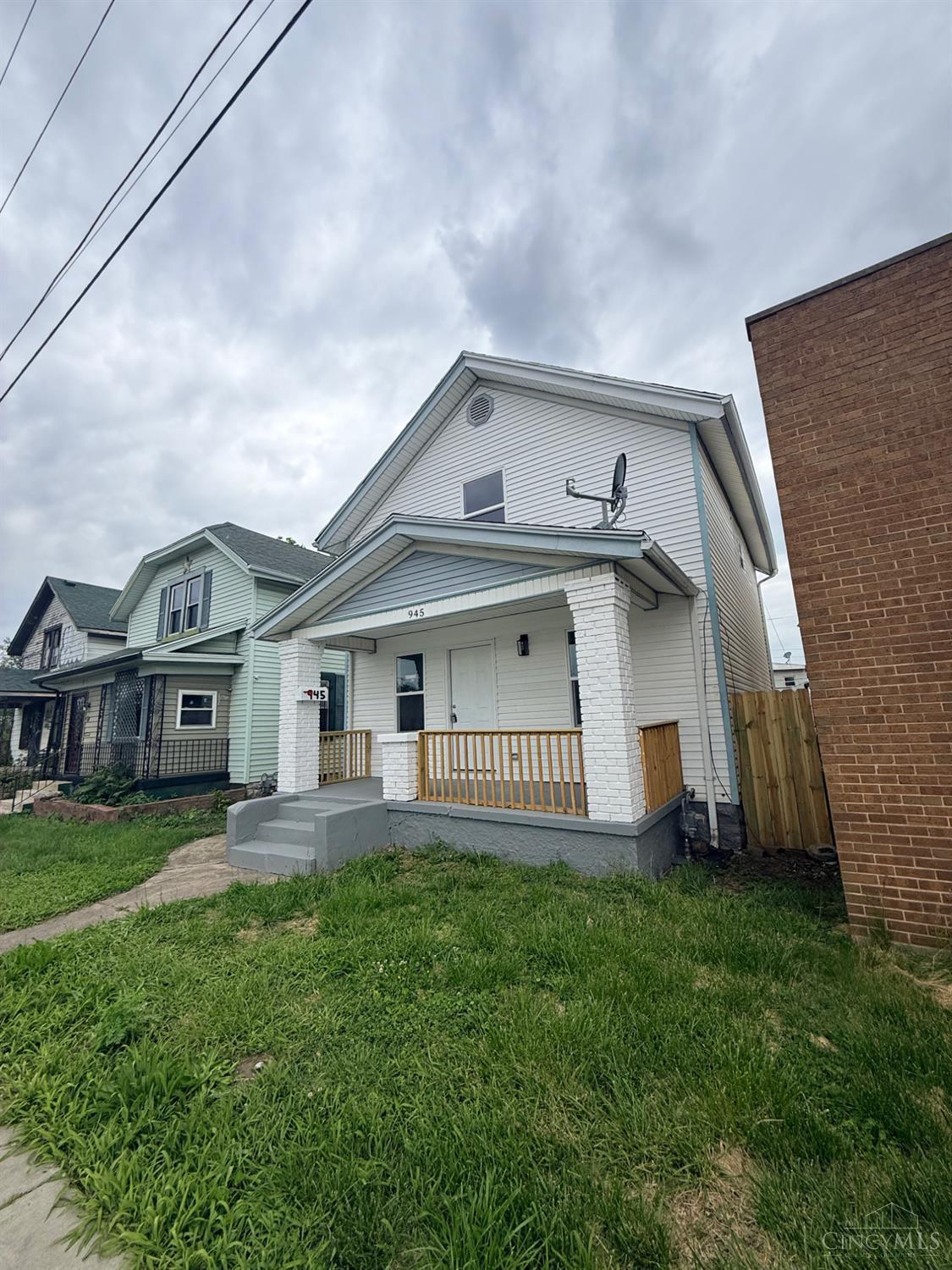 945 Springfield Street Dayton, OH 45403 - Photo 3 of 26
