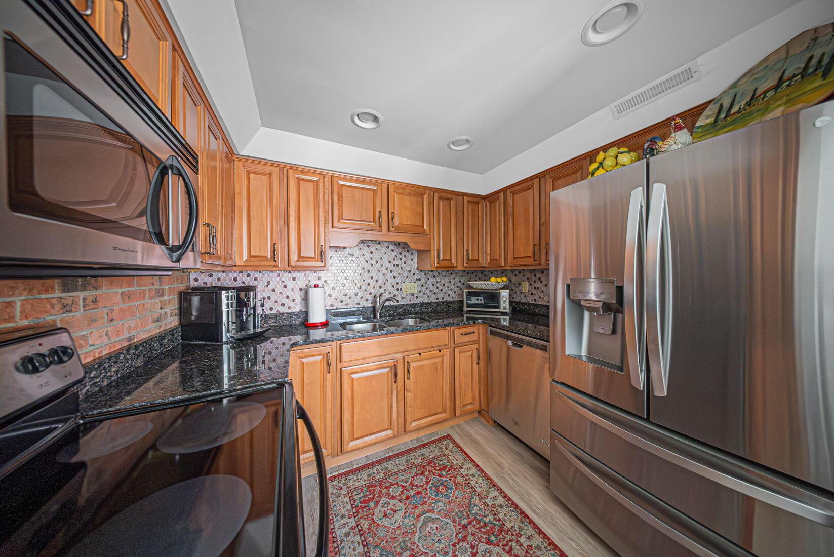 3600 Reed Road, Unit 16 Columbus, OH 43220 - Photo 17 of 45 20-web-or-mls-Maria Milligan - 3600 Reed