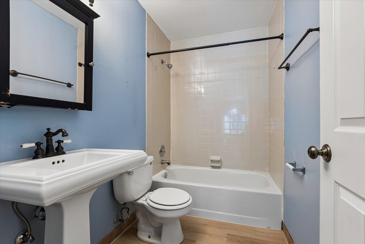 441 Park Ridge Lane, Unit G Aurora, IL 60504 - Photo 8 of 10 Gallery Image 8