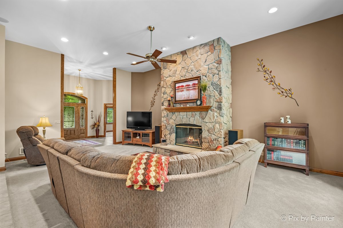 8316 Eagle Ridge Spring Grove, IL 60081 - Photo 7 of 44