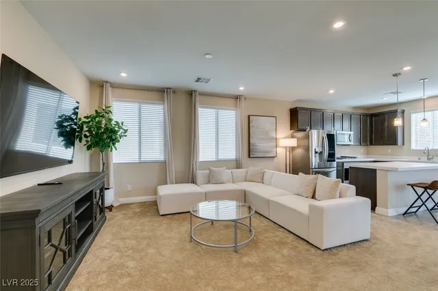 $2,595 | 8995 Elati Court, Las Vegas, NV 89148