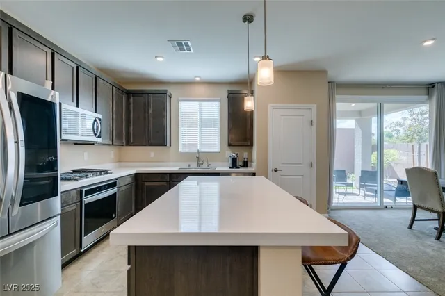 $2,595 | 8995 Elati Court, Las Vegas, NV 89148