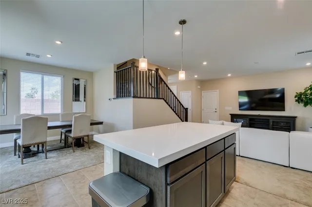 $2,595 | 8995 Elati Court, Las Vegas, NV 89148