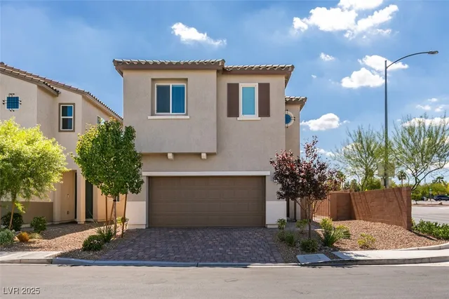$2,595 | 8995 Elati Court, Las Vegas, NV 89148