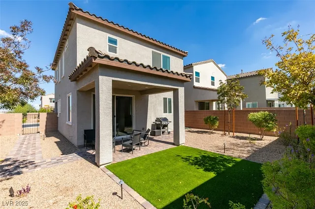 $2,595 | 8995 Elati Court, Las Vegas, NV 89148