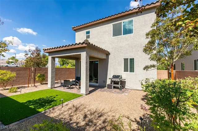 $2,595 | 8995 Elati Court, Las Vegas, NV 89148