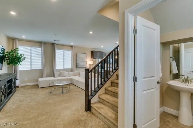 $2,595 | 8995 Elati Court, Las Vegas, NV 89148