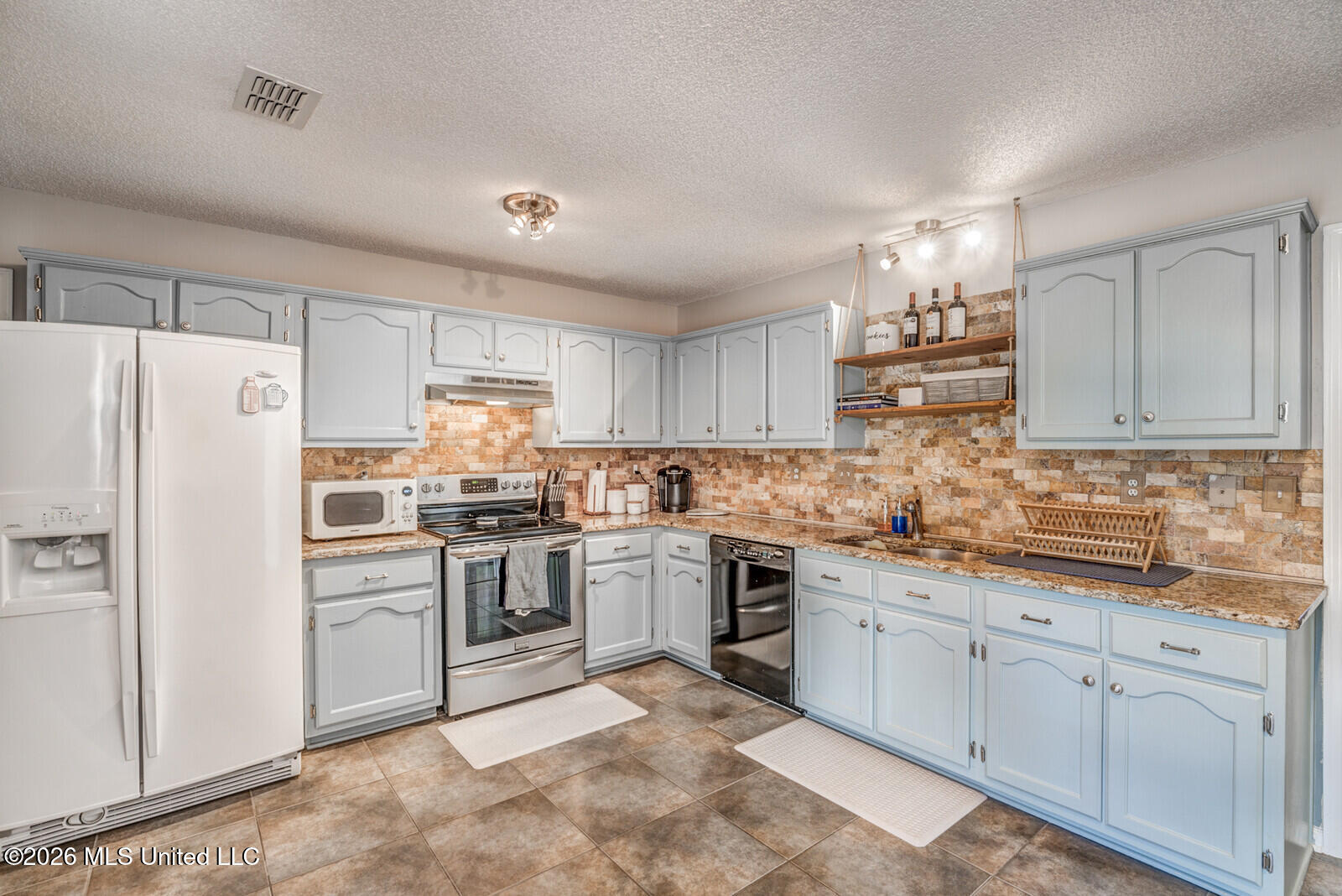 2878 Rutherford Drive Southaven, MS 38672 - Photo 13 of 37 15_DSC01124_5_6_7_8_mls