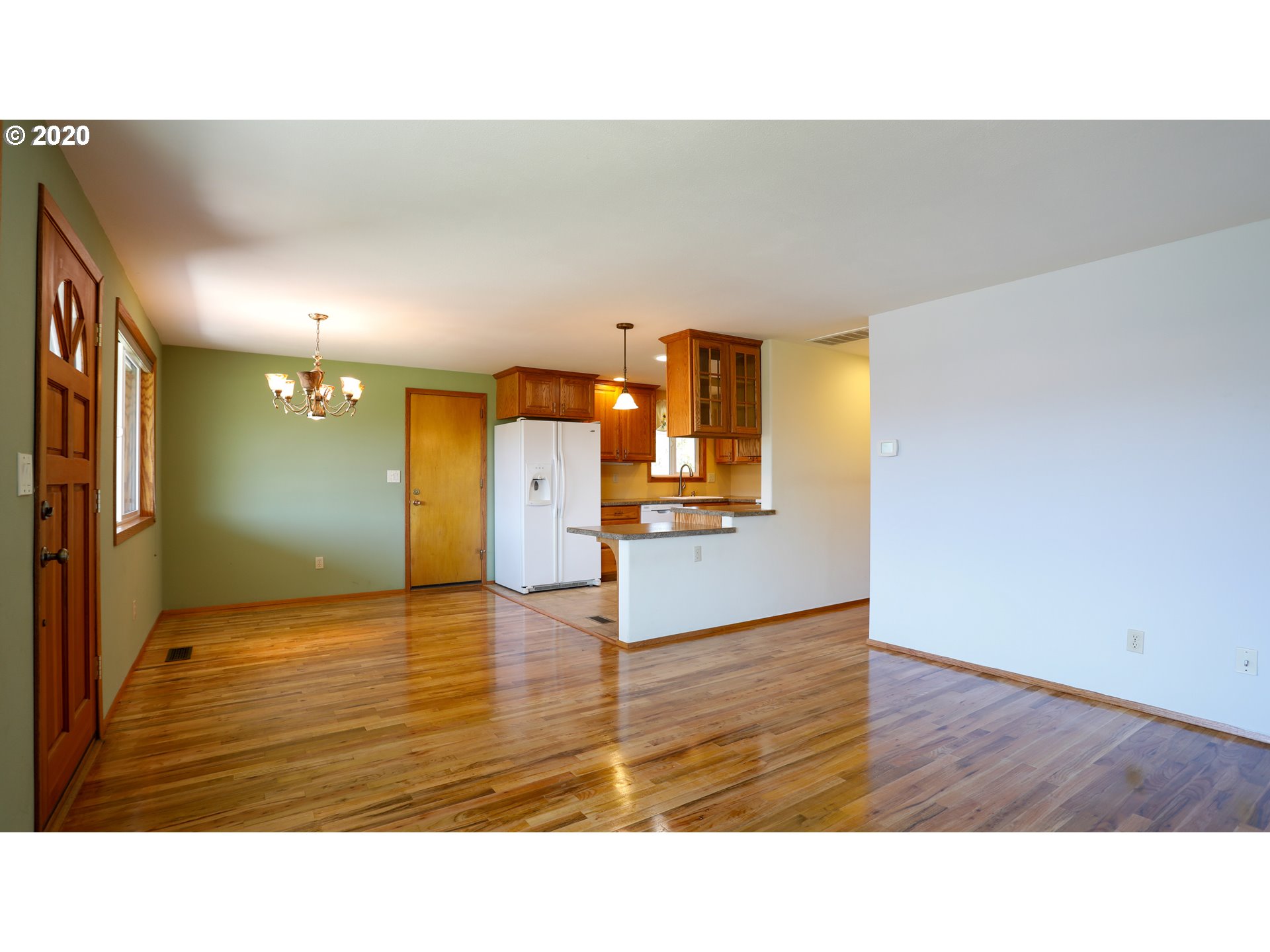 1830 Thompson Road Woodburn, OR 97071 - Photo 5 of 28 Gallery Image 5