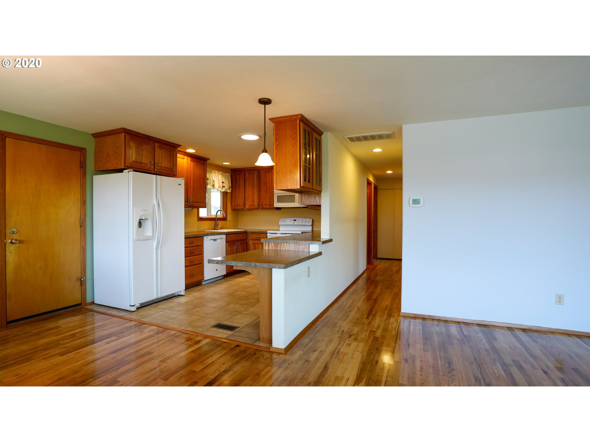 1830 Thompson Road Woodburn, OR 97071 - Photo 9 of 28 Gallery Image 9
