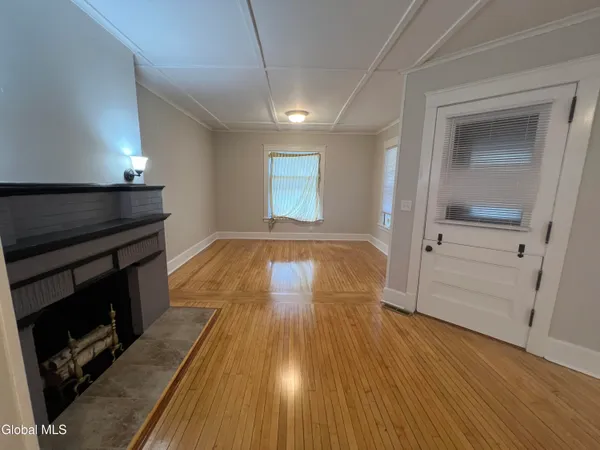 $1,750 | 1086 Wendell Avenue, Unit 1, Schenectady, NY 12308