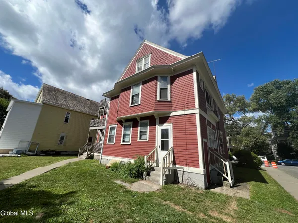 $1,750 | 1086 Wendell Avenue, Unit 1, Schenectady, NY 12308