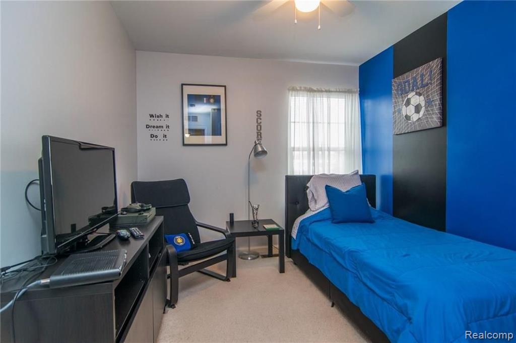 11684 Farmington Road Livonia, MI 48150 - Photo 25 of 35