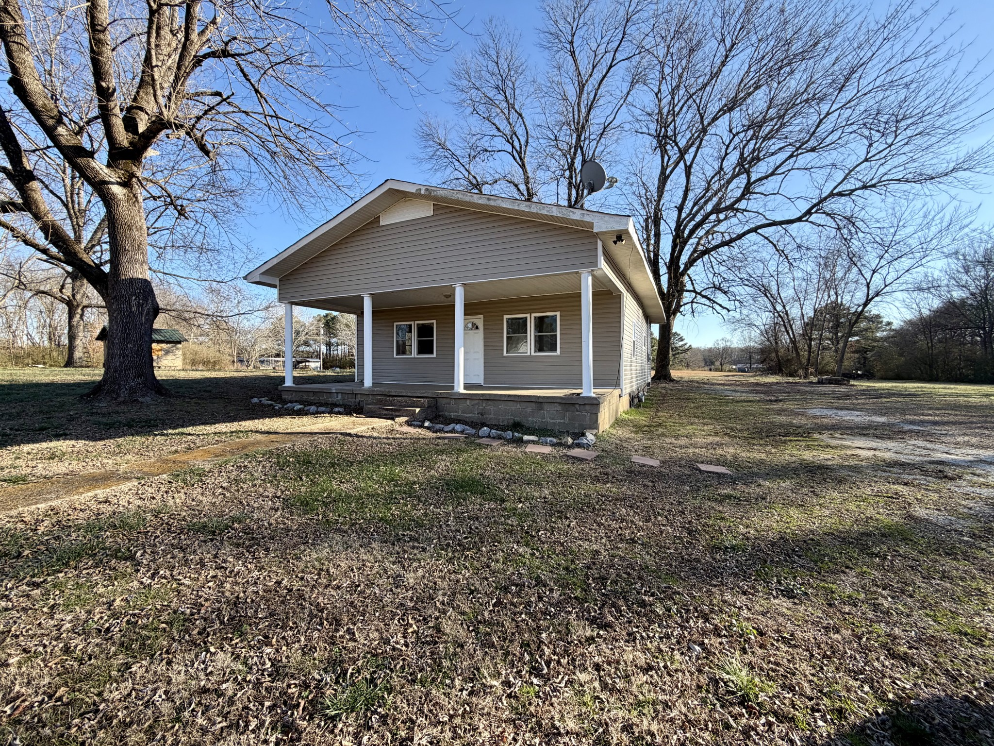 8605 Old State Rte 1 New Johnsonville, TN 37134 - Photo 1 of 17