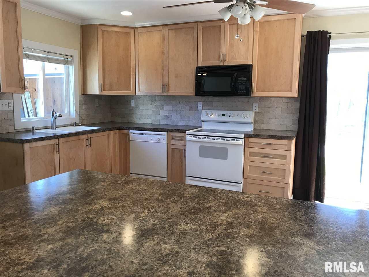 102 Pontiac Road Marquette Heights, IL 61554 - Photo 12 of 18 Gallery Image 12