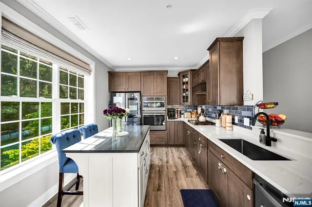 $815,000 | 130 Sequoia Drive, Cedar Grove, NJ 07009