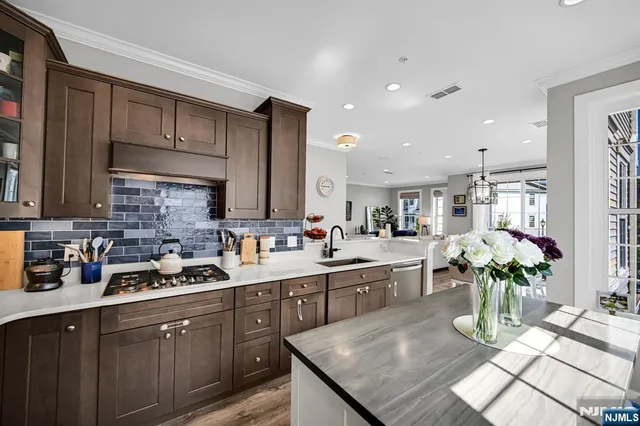 $815,000 | 130 Sequoia Drive, Cedar Grove, NJ 07009