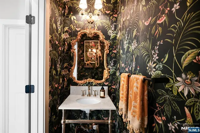 $815,000 | 130 Sequoia Drive, Cedar Grove, NJ 07009